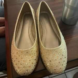 Hot cakes size 8 flats